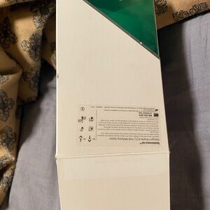 Tooth whitening toothpaste